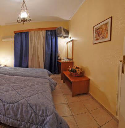 Hotel Marily Pírgos Екстериор снимка